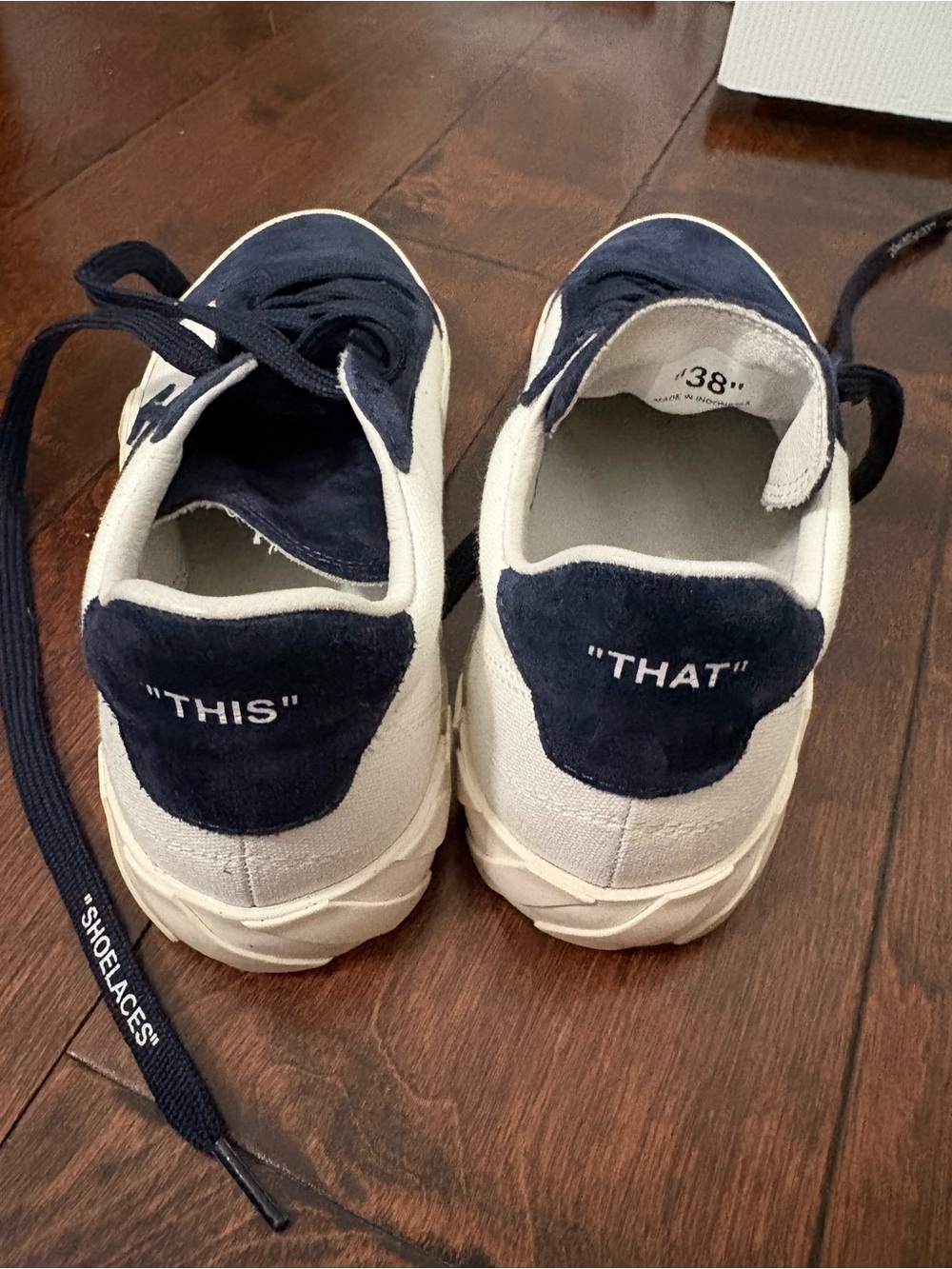Off-White Navy and White Vulcanized Low-Top Sneakers Size 7-8 - Picture 3 of 5